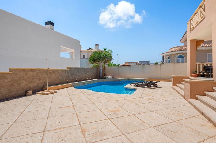 Image No.31-4 Bed Villa for sale