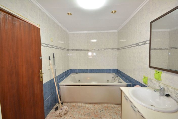 Image No.24-4 Bed Villa for sale