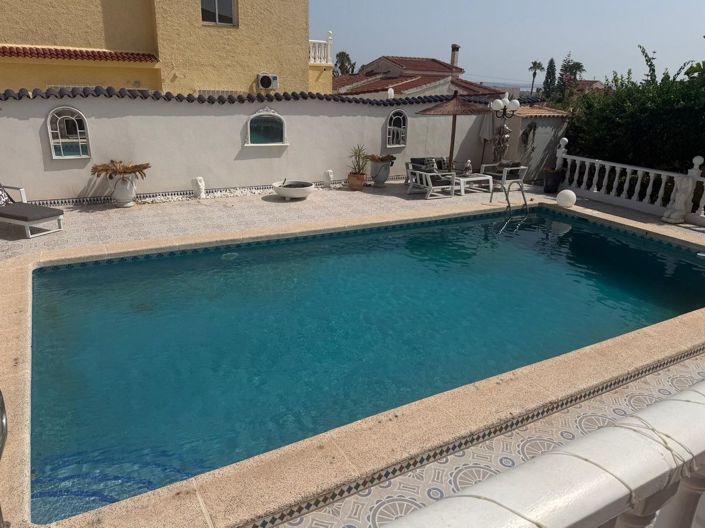 Image No.37-4 Bed Villa for sale
