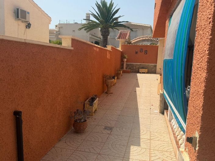 Image No.40-4 Bed Villa for sale