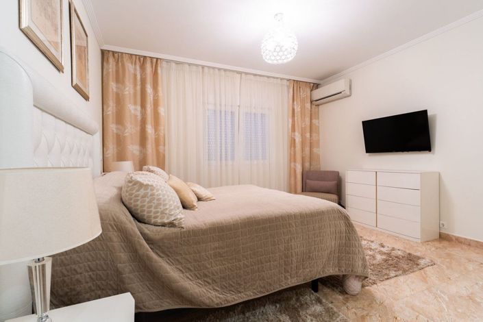 Image No.15-7 Bed Villa for sale