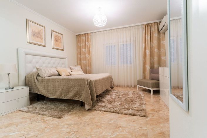 Image No.16-7 Bed Villa for sale