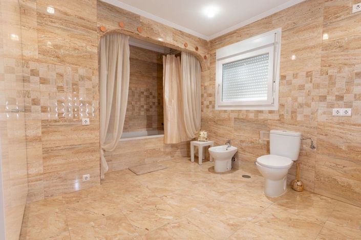 Image No.39-7 Bed Villa for sale