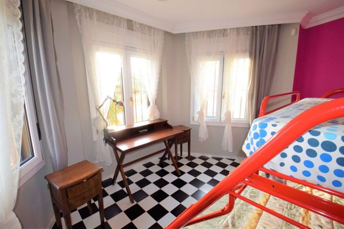 Image No.23-Villa de 5 chambres à vendre à Guardamar del Segura
