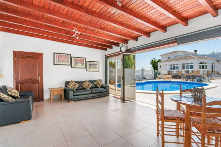 Image No.42-4 Bed Villa for sale