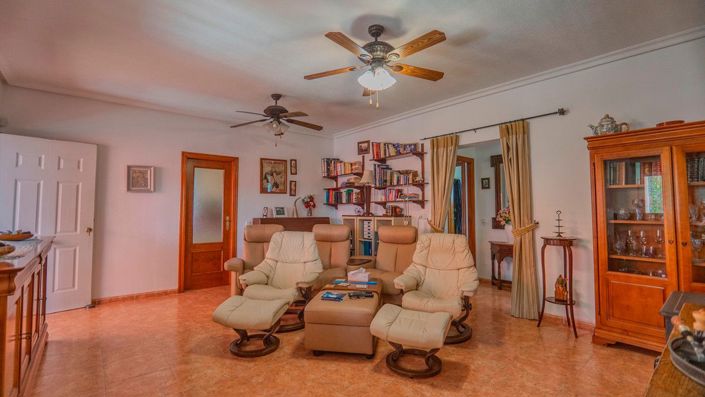 Image No.11-3 Bed Villa for sale