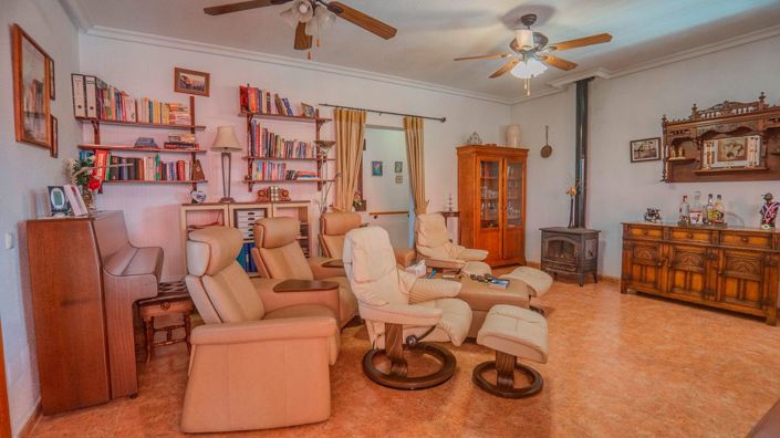 Image No.9-3 Bed Villa for sale