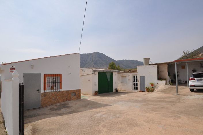 Image No.12-9 Bed Country House for sale