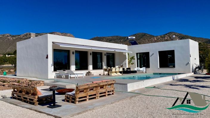 Image No.10-3 Bed Villa for sale