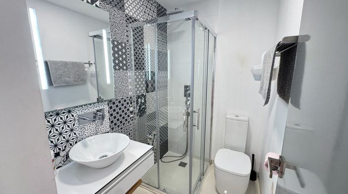 Image No.12-2 Bed Apartment for sale