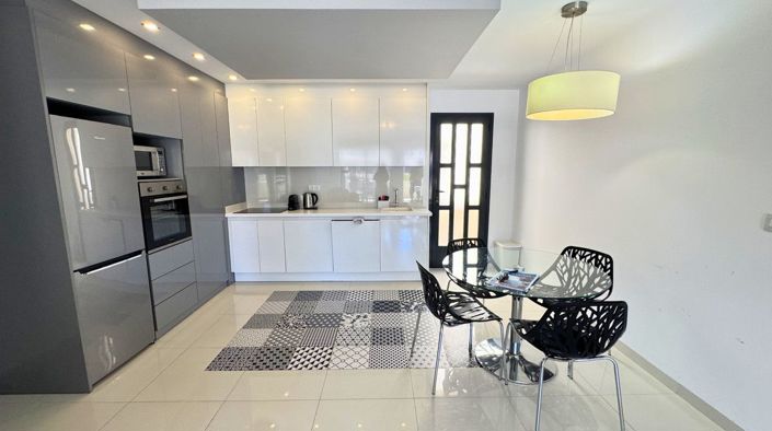 Image No.8-2 Bed Apartment for sale