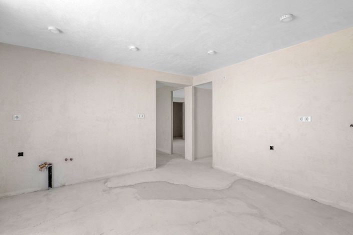Image No.39-8 Bed Country House for sale