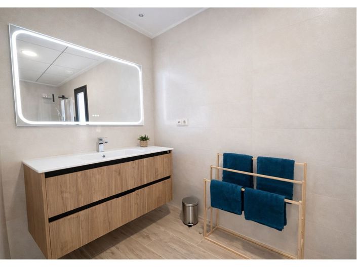 Image No.13-3 Bed House for sale