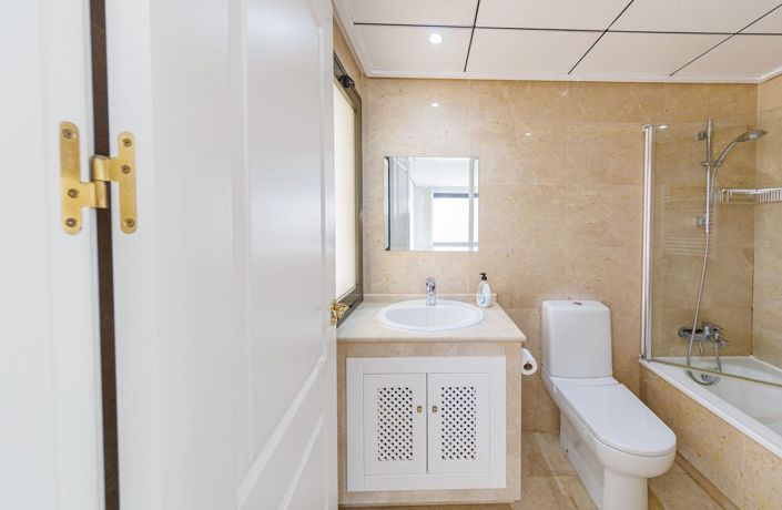Image No.18-2 Bed House for sale
