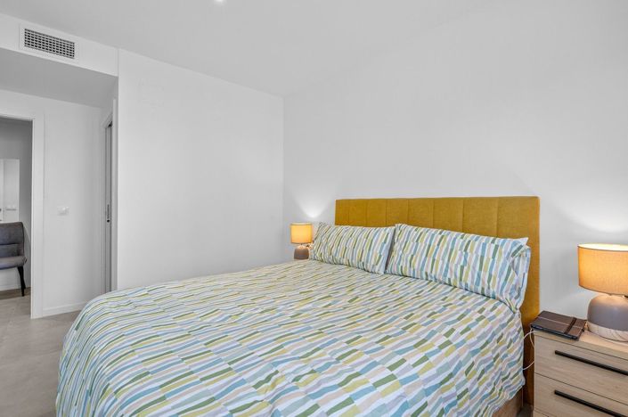 Image No.20-3 Bed Apartment for sale