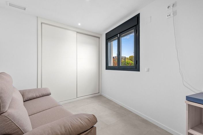 Image No.29-3 Bed Apartment for sale