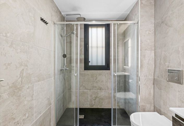 Image No.27-5 Bed Villa for sale