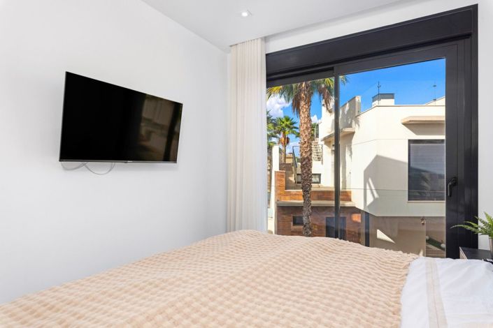 Image No.38-5 Bed Villa for sale