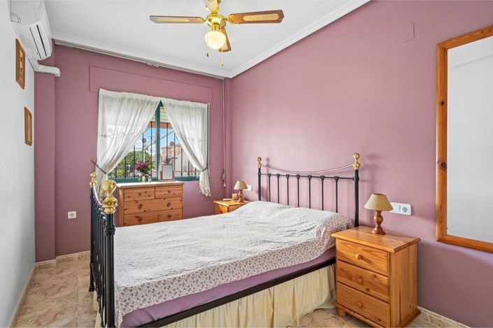 Image No.12-3 Bed House for sale