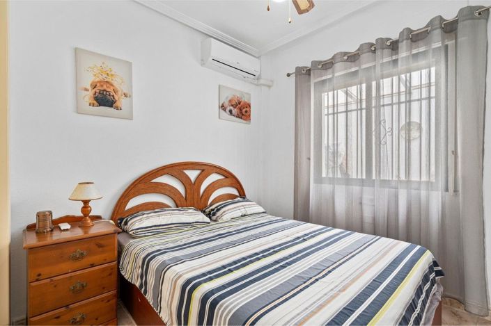 Image No.14-3 Bed House for sale