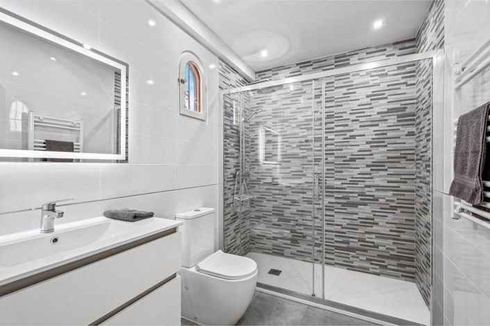 Image No.19-3 Bed House for sale