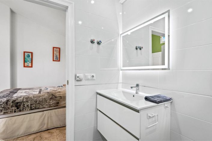 Image No.20-3 Bed House for sale