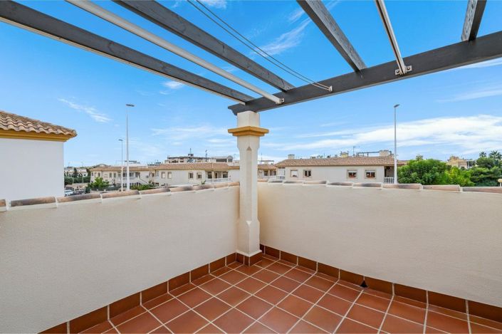 Image No.25-3 Bed House for sale