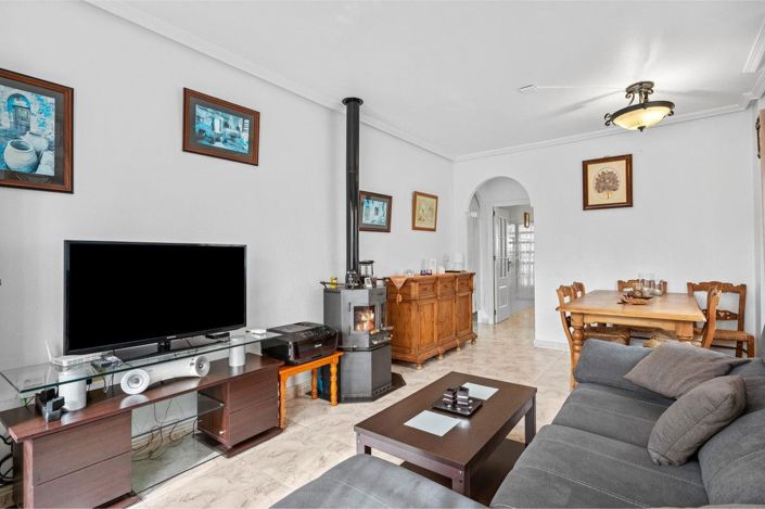 Image No.6-3 Bed House for sale