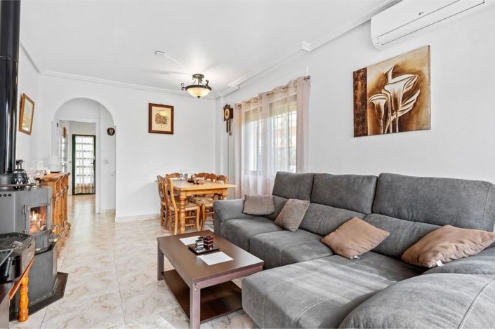 Image No.8-3 Bed House for sale