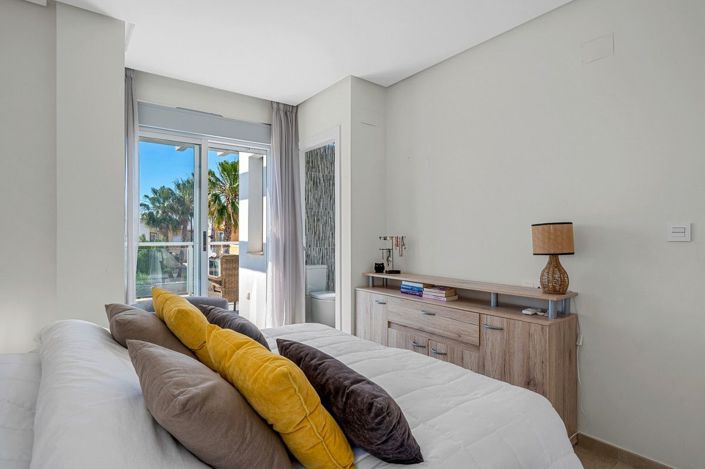 Image No.20-3 Bed House for sale
