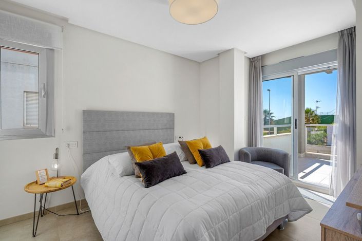 Image No.21-3 Bed House for sale