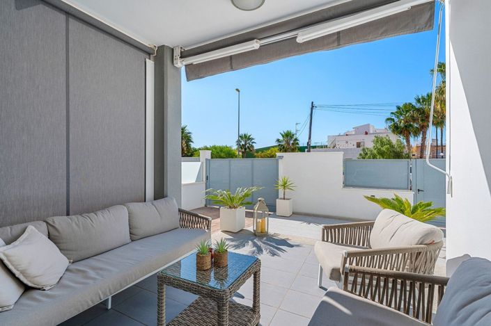 Image No.8-3 Bed House for sale
