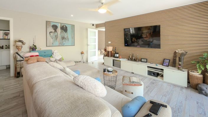 Image No.29-2 Bed Villa for sale