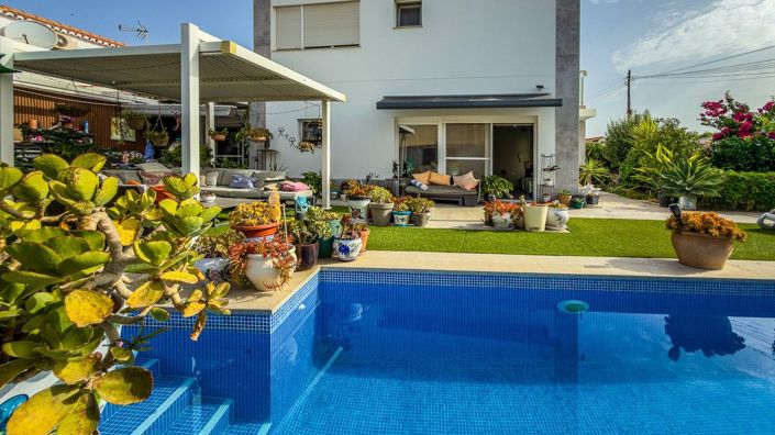 Image No.48-2 Bed Villa for sale