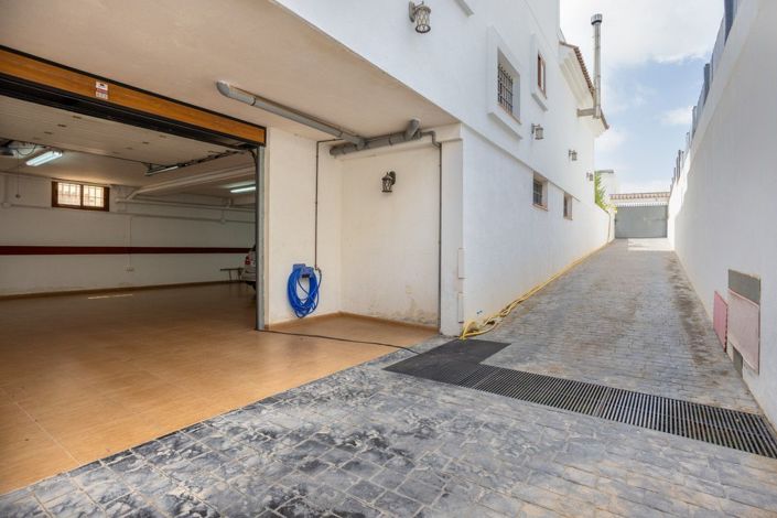 Image No.26-4 Bed Villa for sale