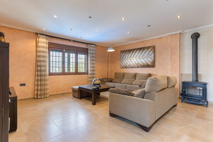 Image No.3-4 Bed Villa for sale