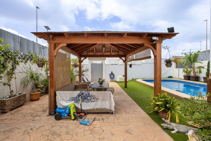 Image No.32-4 Bed Villa for sale