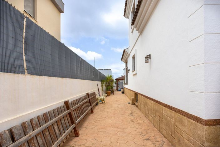 Image No.43-4 Bed Villa for sale