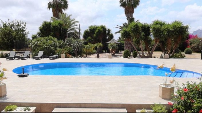 Image No.2-4 Bed Country House for sale