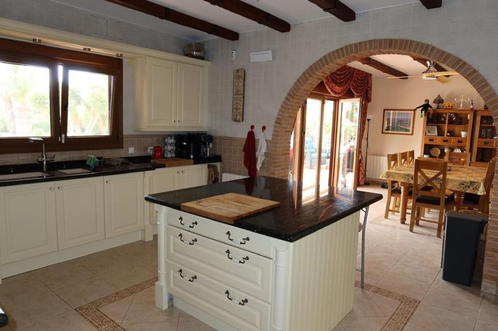 Image No.20-4 Bed Country House for sale