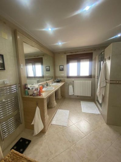 Image No.26-4 Bed Country House for sale