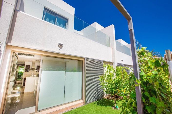 Image No.2-3 Bed House for sale
