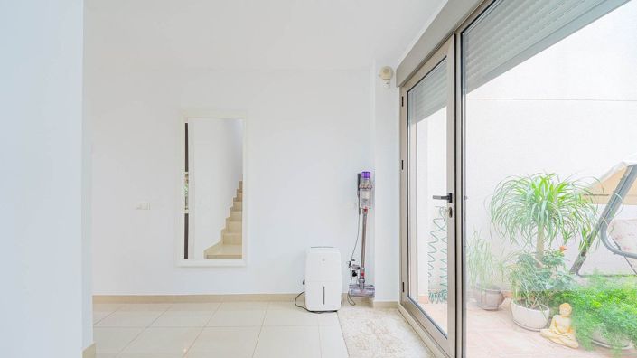 Image No.20-3 Bed House for sale