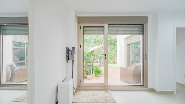Image No.21-3 Bed House for sale