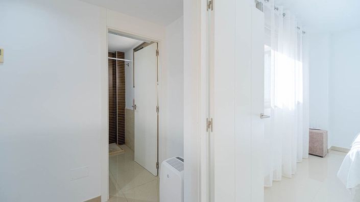 Image No.34-3 Bed House for sale