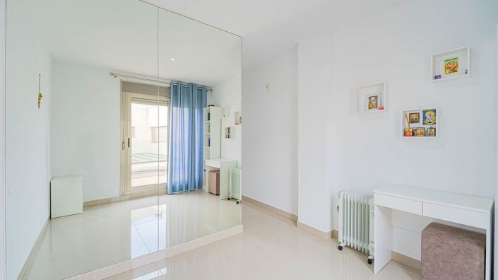 Image No.45-3 Bed House for sale