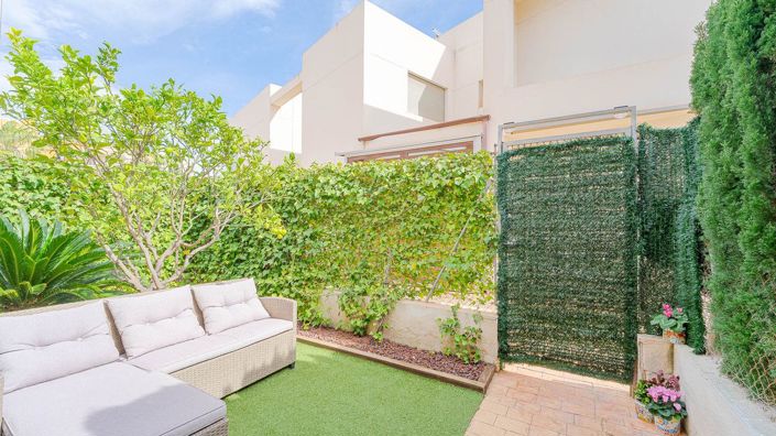 Image No.8-3 Bed House for sale