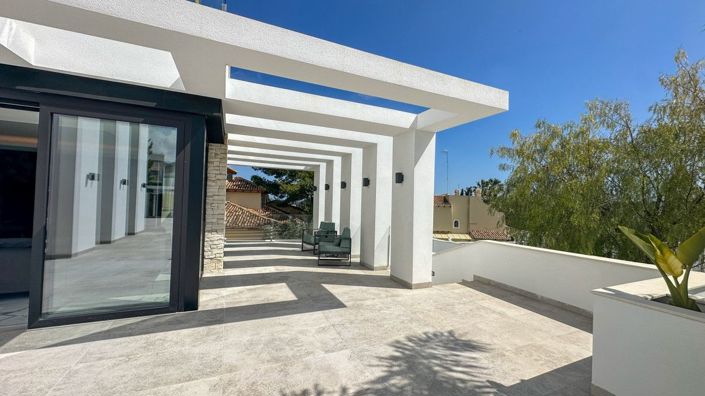 Image No.18-4 Bed Villa for sale