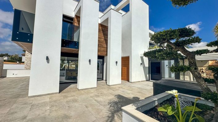 Image No.22-4 Bed Villa for sale