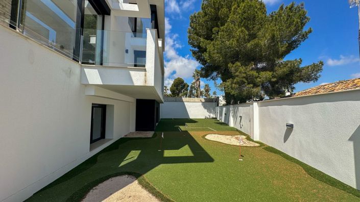 Image No.29-4 Bed Villa for sale